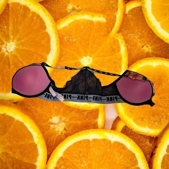 Victoria's Secret Date Push Up‎ 32D - Picture 2 of 4